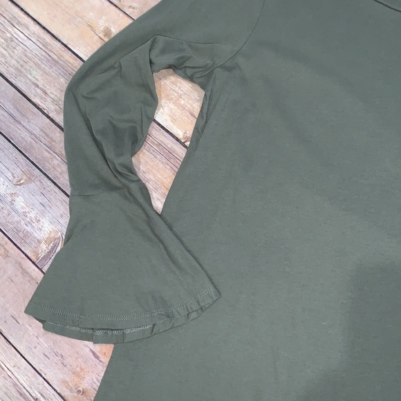 LOFT medium bell sleeve shirt - Picture 2 of 4